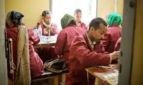 Confection de bijoux artisanaux ethiopiens